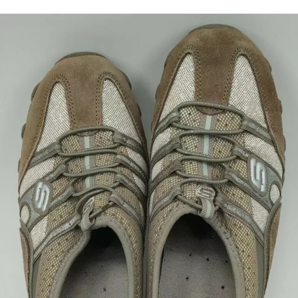 Skecher women shoes memory foam size 7.5US